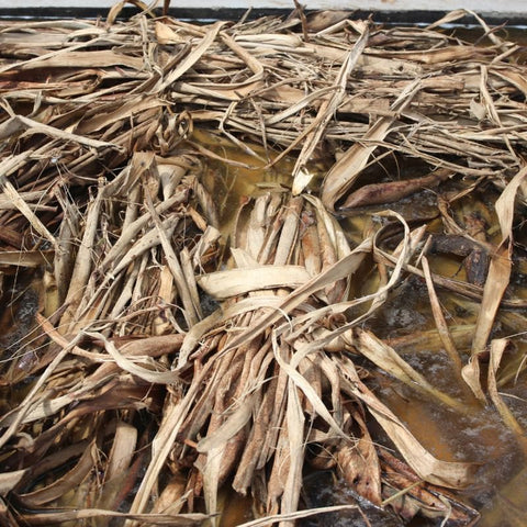 Luna-Leena wenskaart met kaars - goud - "Thinking about you" - eco papier - handgemaakt in Nepal